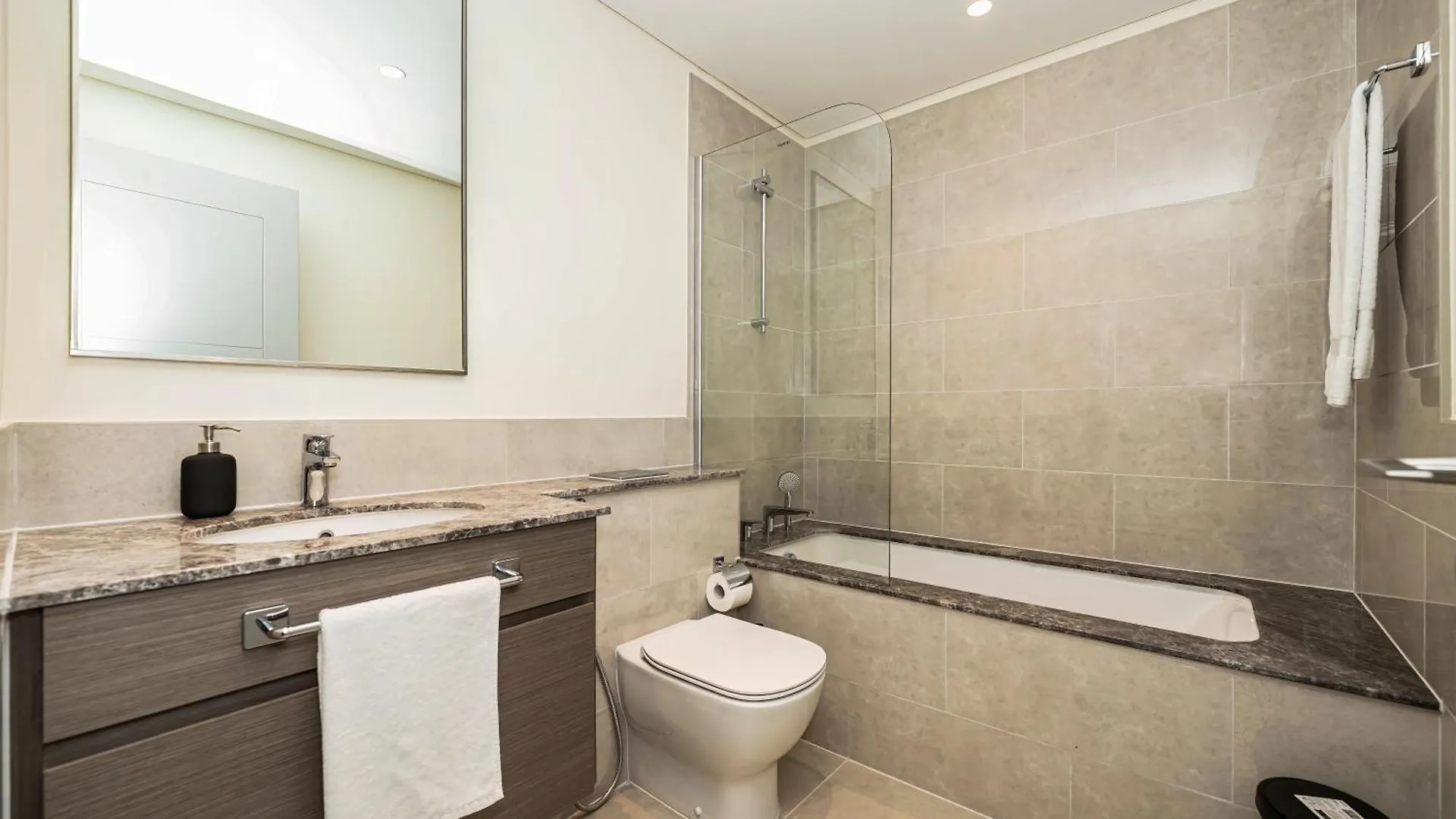 Luxury 4Br Apt-Iconic Burj Khalifa &Fountain Views Dubai Apartment