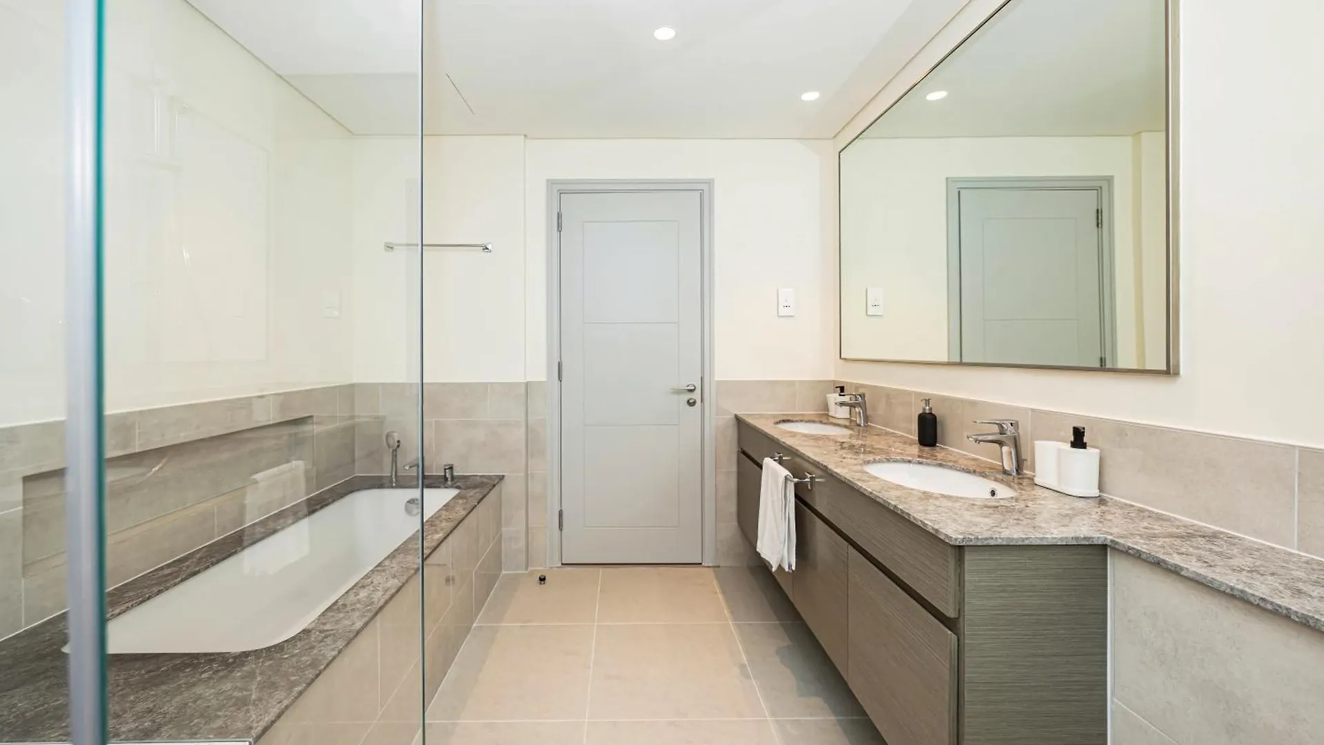 Luxury 4Br Apt-Iconic Burj Khalifa &Fountain Views Dubai 0*,  United Arab Emirates